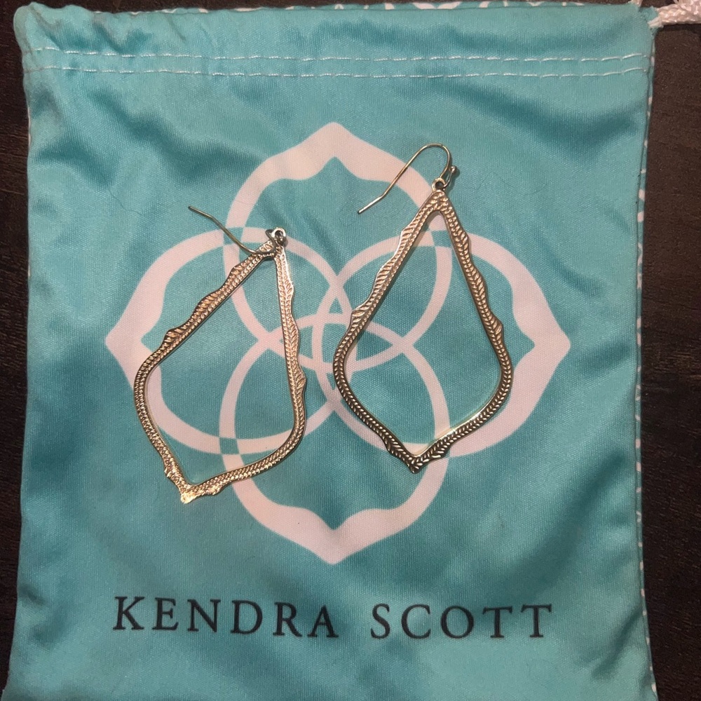 Kendra Scott Gold Drop Earrings Like New